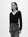 21025 SUPERFINE MERINO RIBBED VNECK TOP